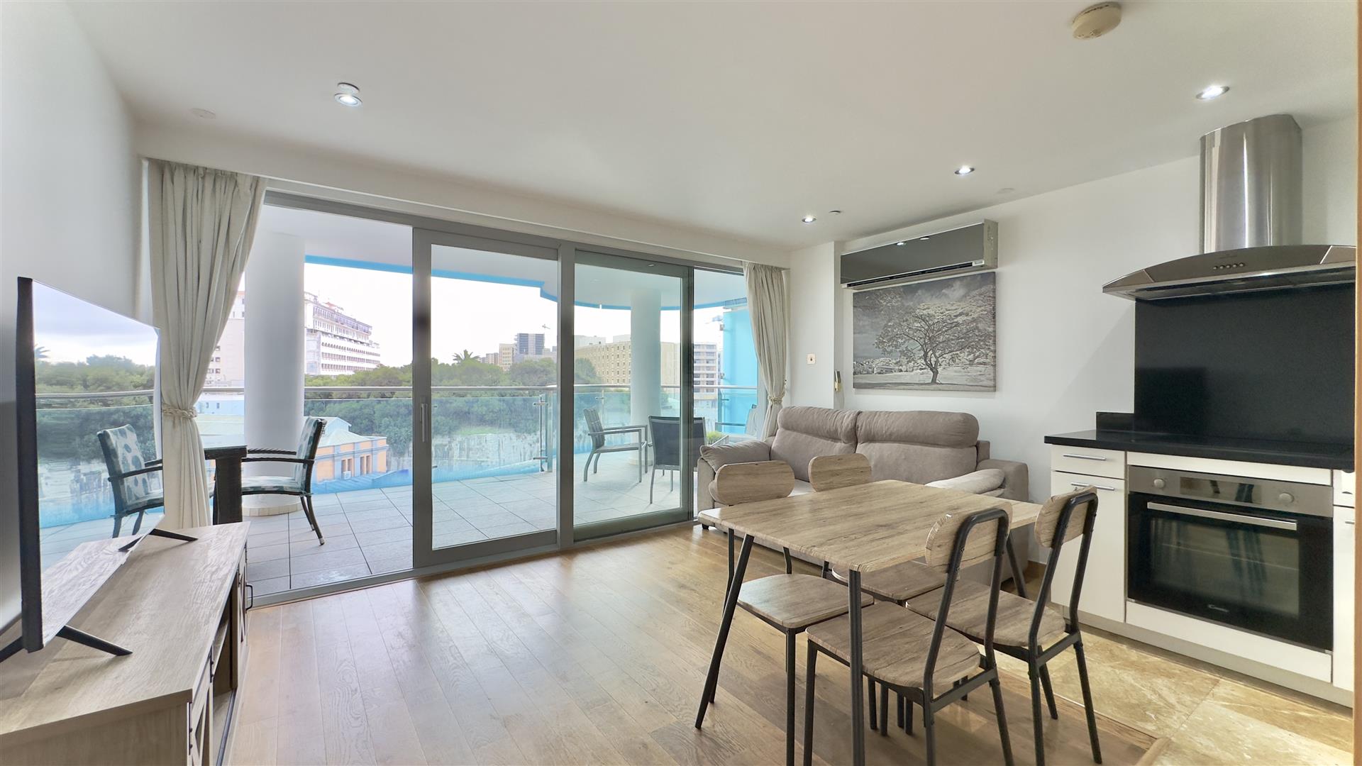 Image of Apartment - 2 Bedrooms - 1 Bathrooms for Rental in Grand Ocean Plaza-Gibraltar, Image 3